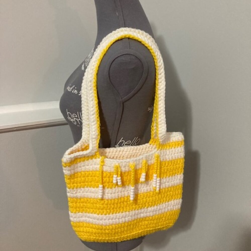 Handmade crochet handbag size 11x10